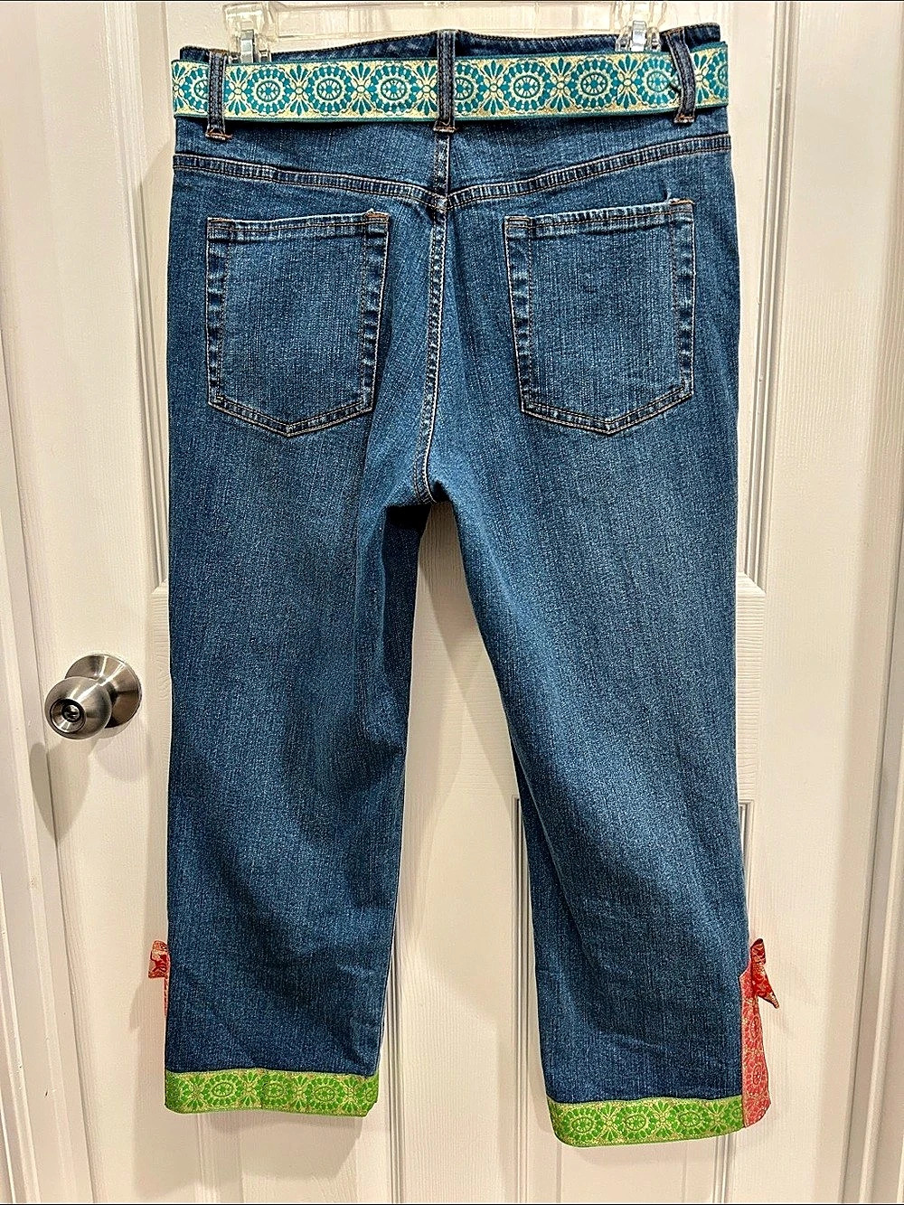 Size 8P The Denim Tailor Multi Color Ribbon Embellished Capri Jeans in Blue - Picture 2 of 4